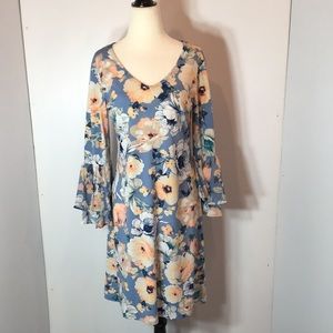 V Neck  floral dress with beautiful sleeves Sz S